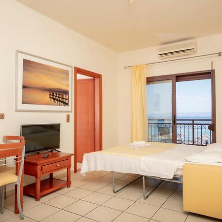 Mediterranean Beach Hotel Скала-Рахониу Экстерьер фото