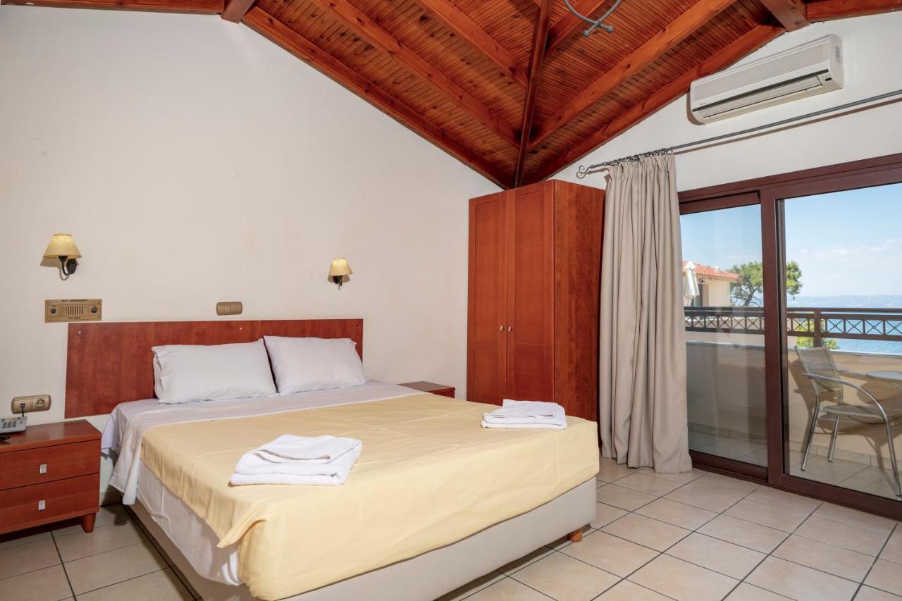 Mediterranean Beach Hotel Скала-Рахониу Экстерьер фото