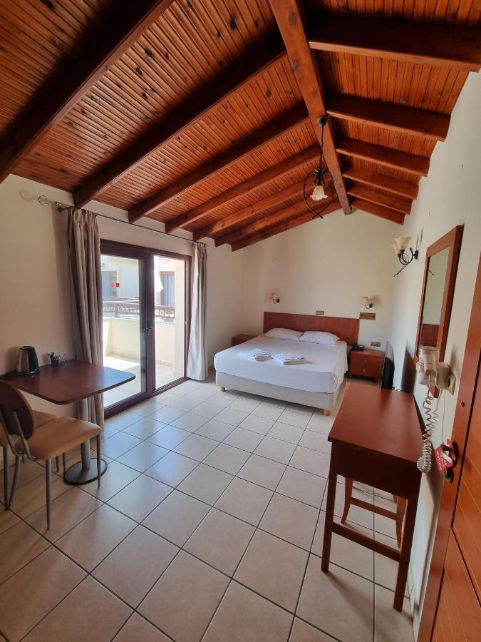 Mediterranean Beach Hotel Скала-Рахониу Экстерьер фото