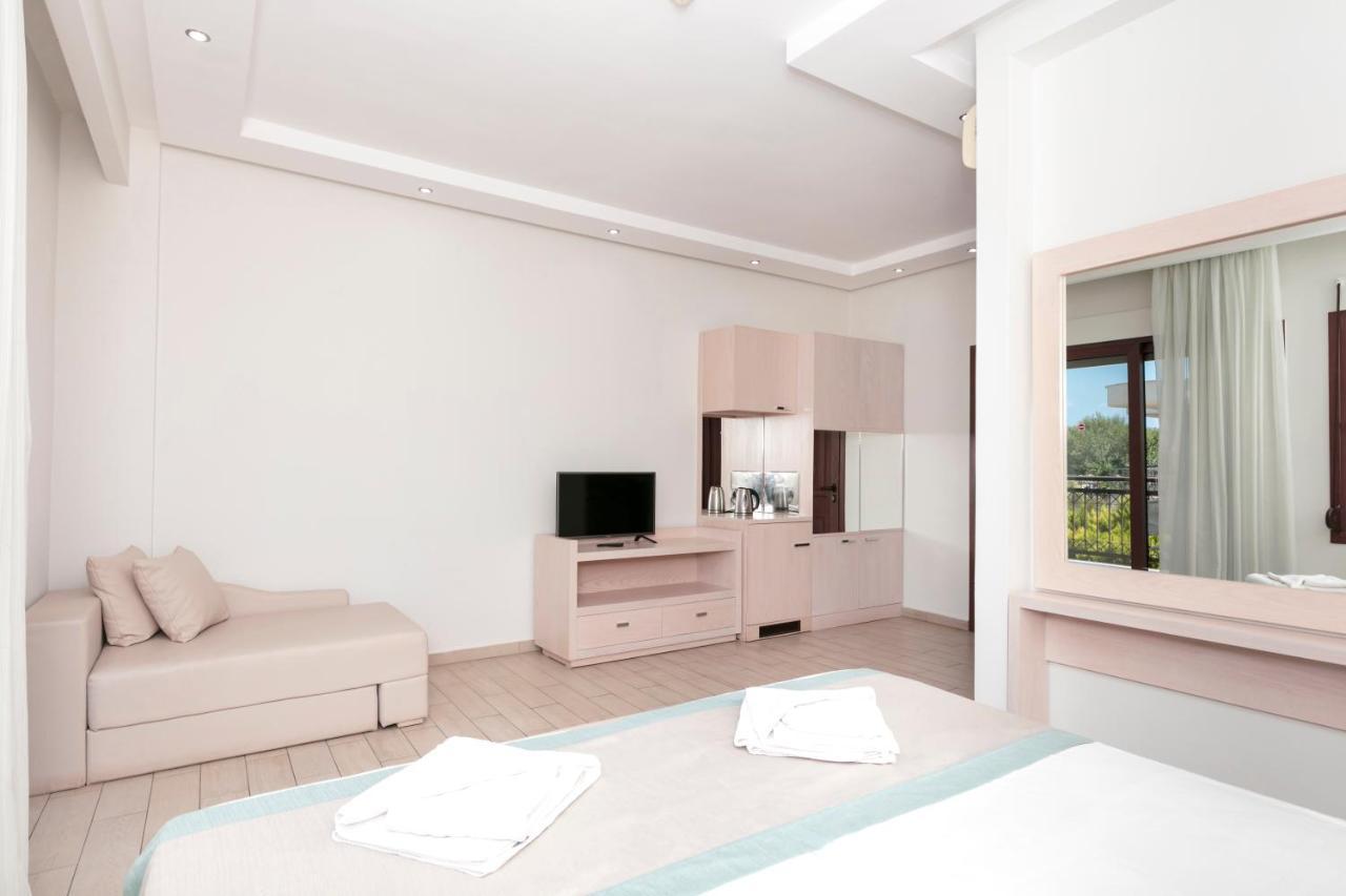 Mediterranean Beach Hotel Скала-Рахониу Экстерьер фото