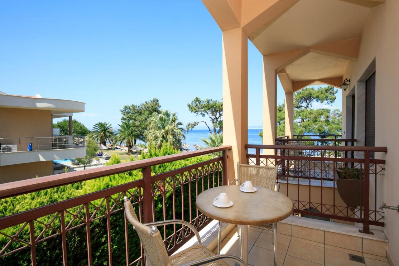 Mediterranean Beach Hotel Скала-Рахониу Экстерьер фото