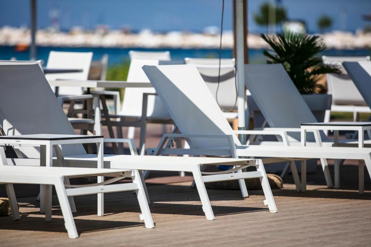 Mediterranean Beach Hotel Скала-Рахониу Экстерьер фото